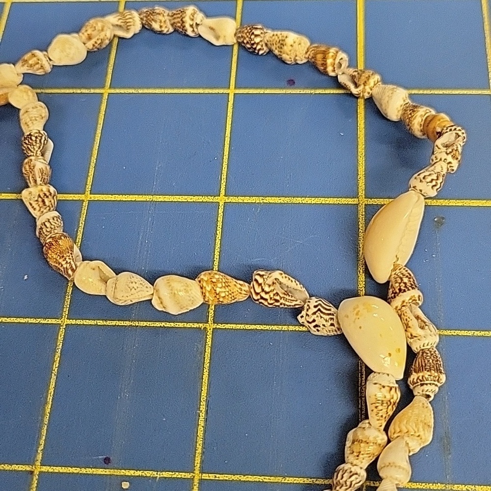 Shell Beaded Cream 36" Necklace - Picture 3 of 3